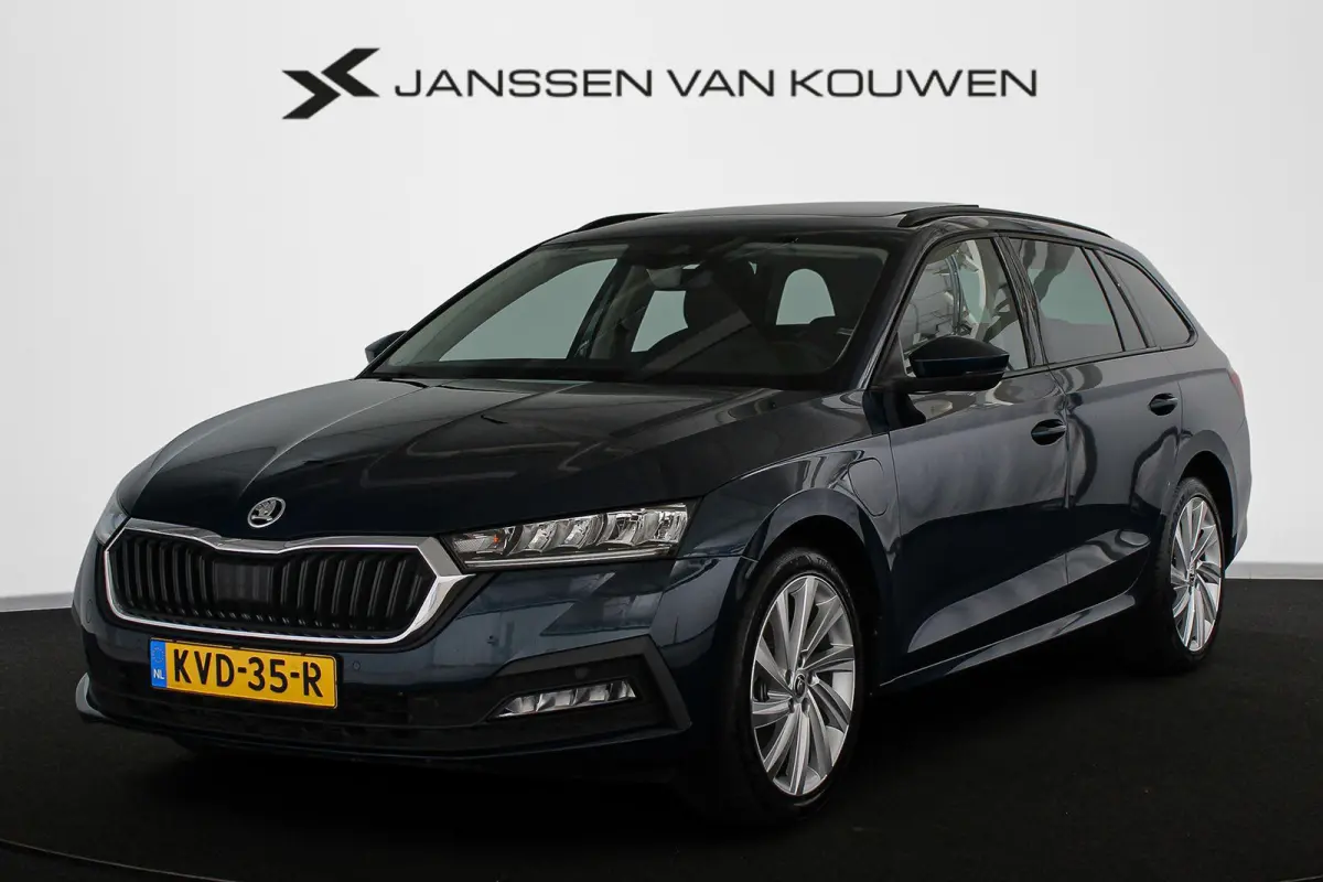 1.4 TSI iV PHEV Business Edition Pano Stoelverwarming Keyless