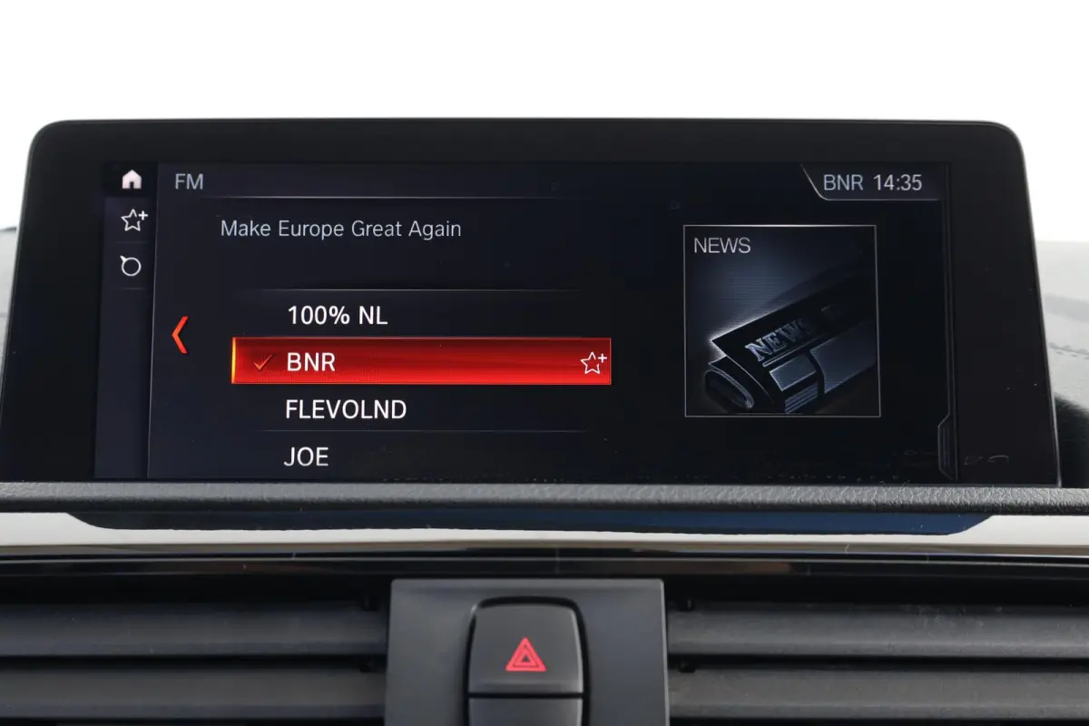 118i Edition Sport Line Shadow Executive | PDC | Climate Control | Navigatie | Hifi | 17'' LM |