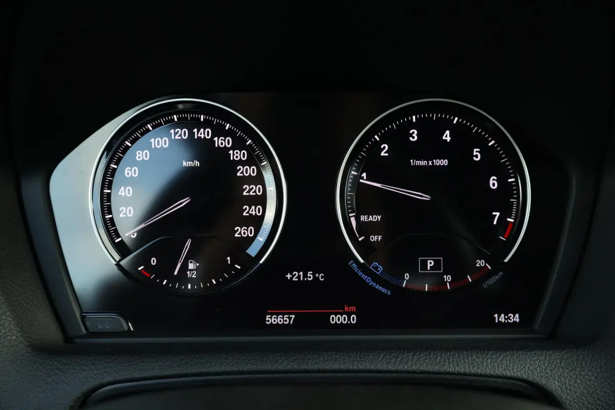 118i Edition Sport Line Shadow Executive | PDC | Climate Control | Navigatie | Hifi | 17'' LM |