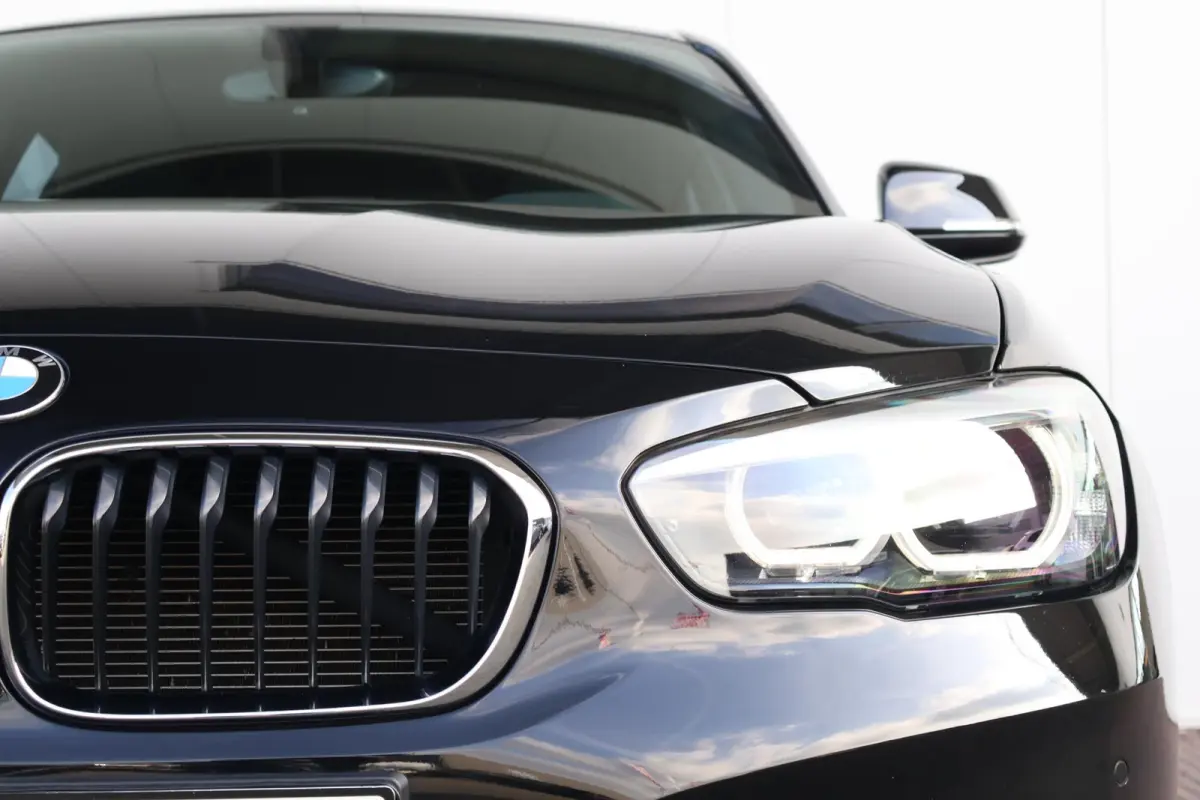 118i Edition Sport Line Shadow Executive | PDC | Climate Control | Navigatie | Hifi | 17'' LM |