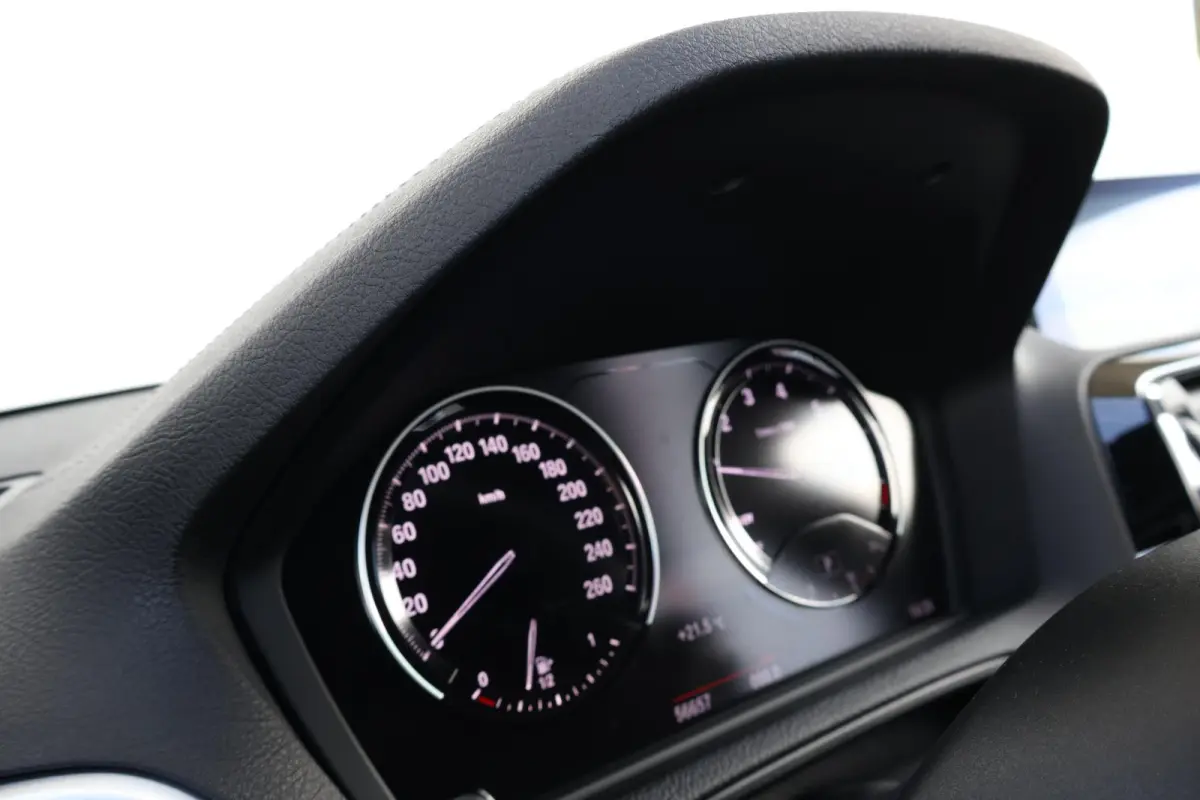 118i Edition Sport Line Shadow Executive | PDC | Climate Control | Navigatie | Hifi | 17'' LM |