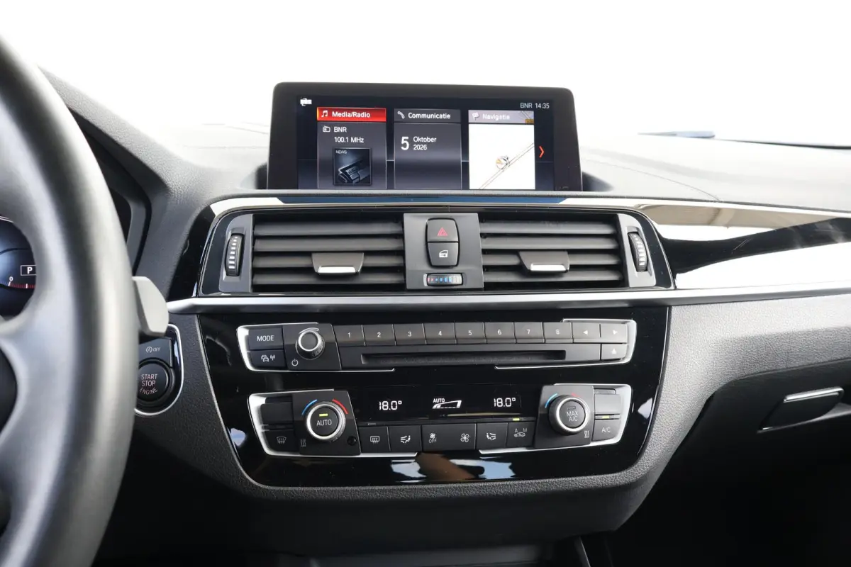 118i Edition Sport Line Shadow Executive | PDC | Climate Control | Navigatie | Hifi | 17'' LM |