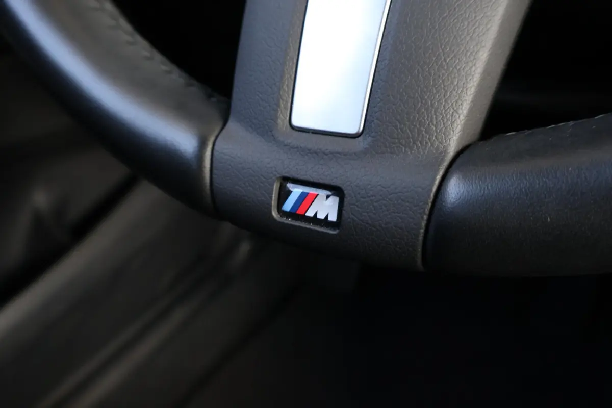 118i Edition Sport Line Shadow Executive | PDC | Climate Control | Navigatie | Hifi | 17'' LM |