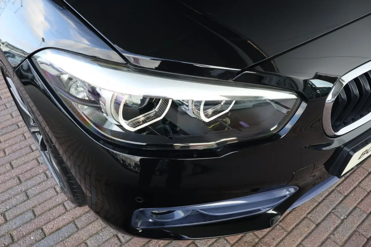 118i Edition Sport Line Shadow Executive | PDC | Climate Control | Navigatie | Hifi | 17'' LM |