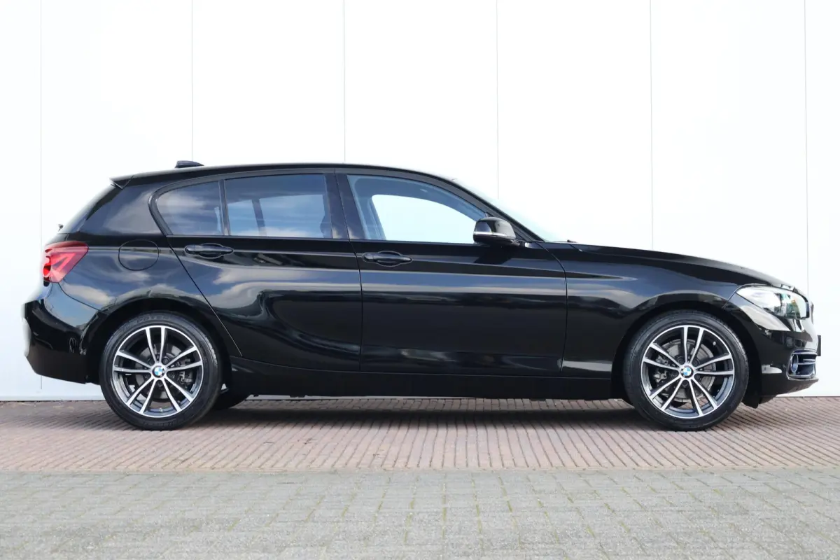 118i Edition Sport Line Shadow Executive | PDC | Climate Control | Navigatie | Hifi | 17'' LM |