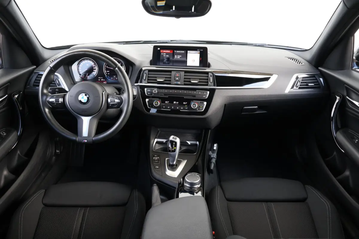 118i Edition Sport Line Shadow Executive | PDC | Climate Control | Navigatie | Hifi | 17'' LM |