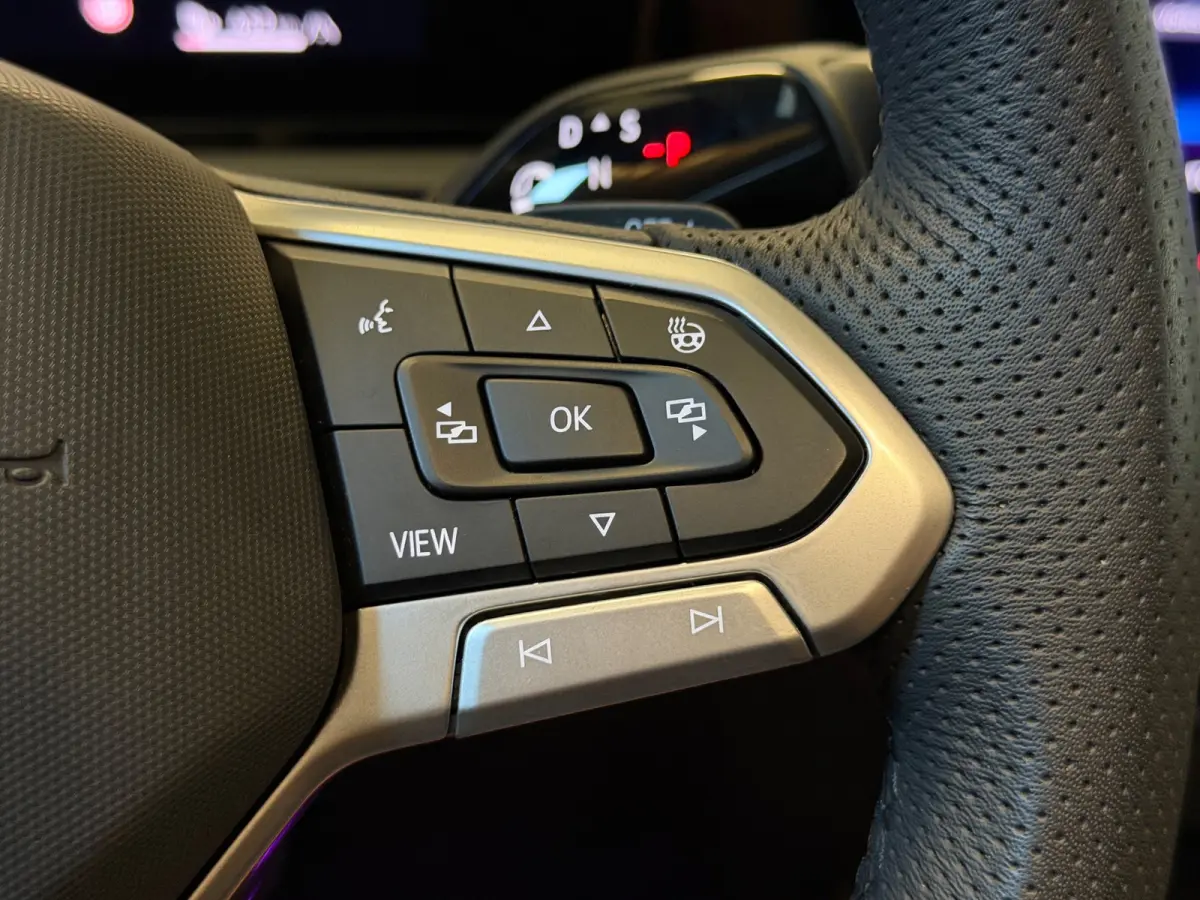 1.5 eHybrid R-Line Edition|Pano|Full options