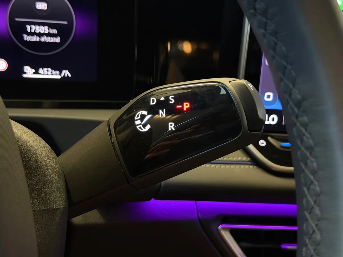 1.5 eHybrid R-Line Edition|Pano|Full options