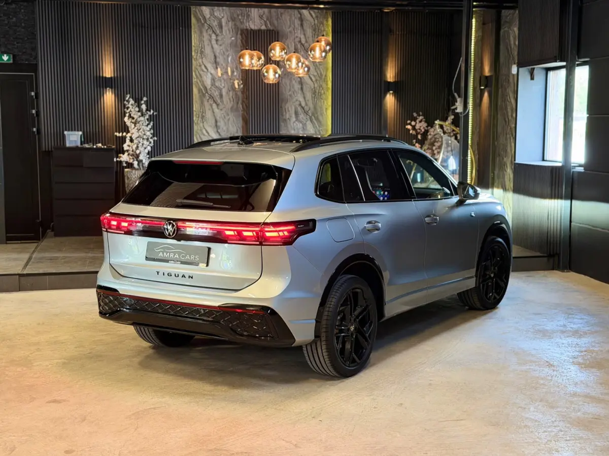 1.5 eHybrid R-Line Edition|Pano|Full options
