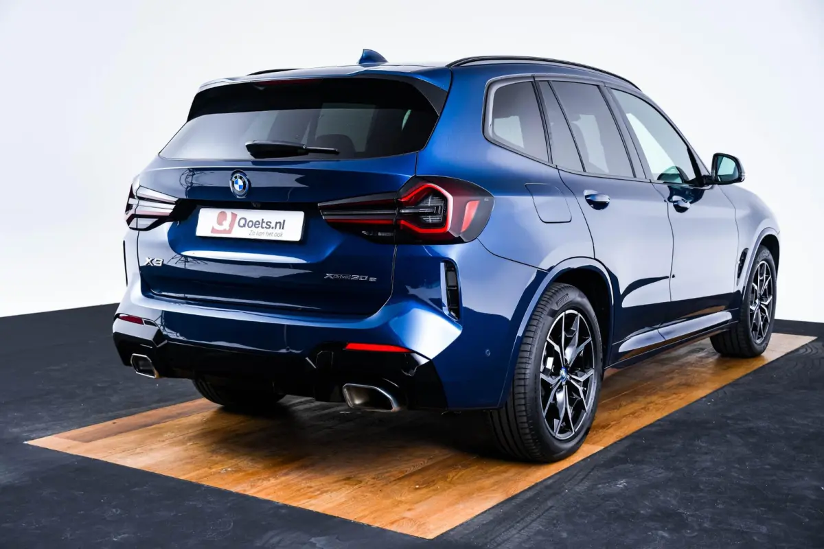 xDrive30e High Executive M Sport - Panoramadak - Active Cruise Control - stoelverwarming voor/achter - Elektrisch verstelbare stoelen - Head up - Comfort Access - Stuurwielrand verwarmd -