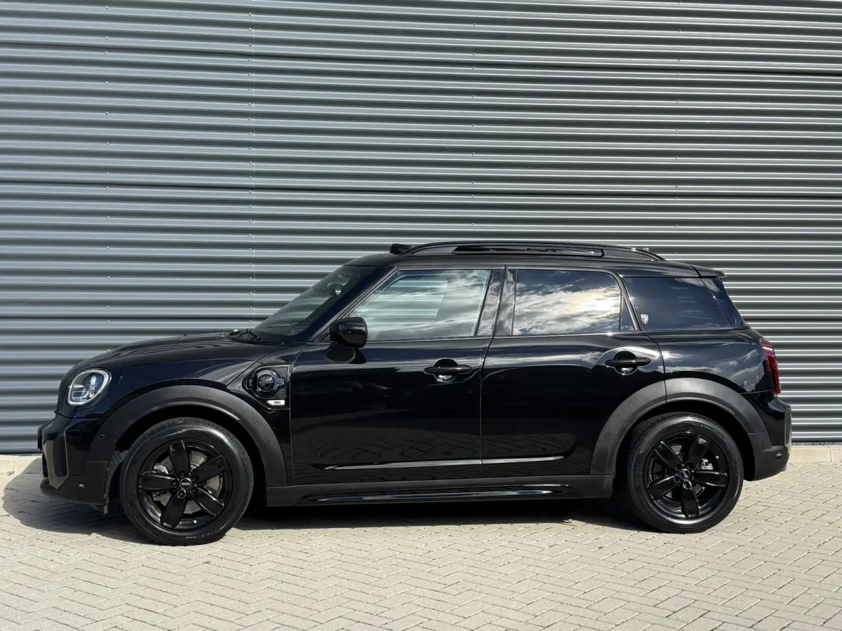 1.5 Cooper ALL4 YOURS Pano/Leder/Camera/Apple