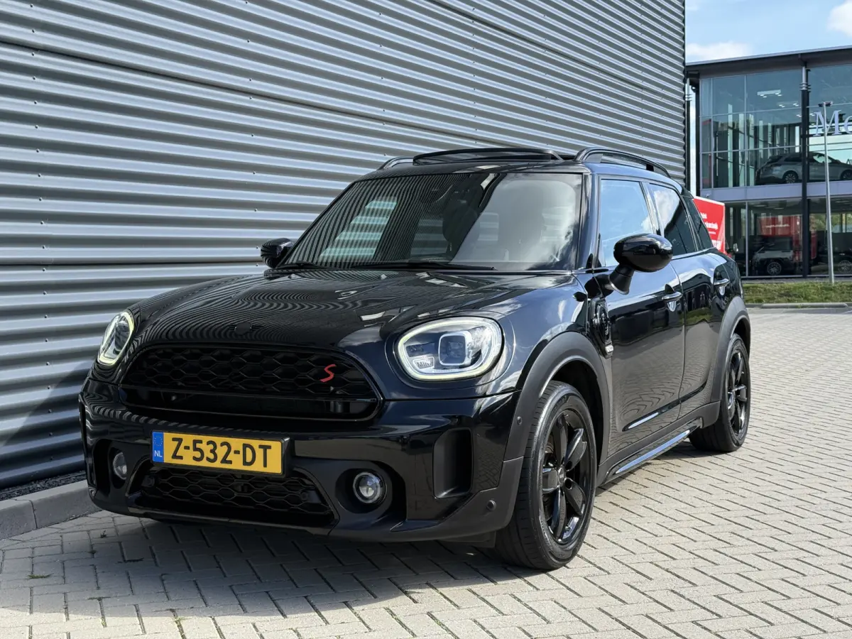 1.5 Cooper ALL4 YOURS Pano/Leder/Camera/Apple
