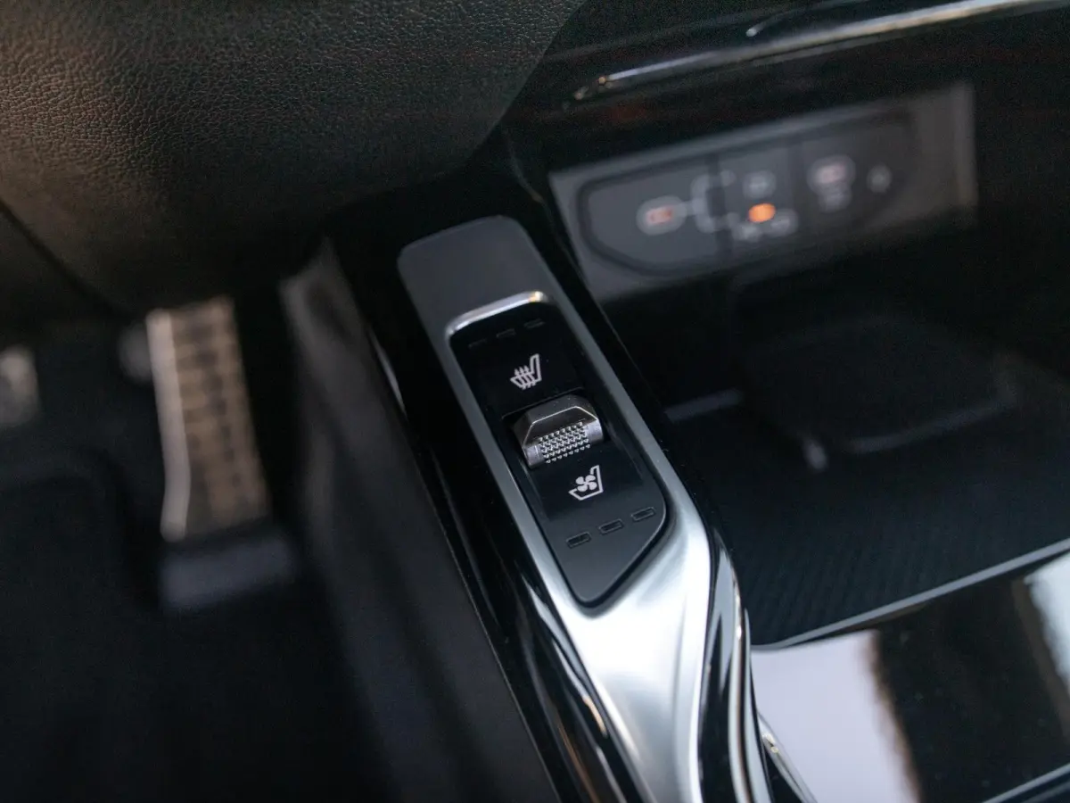 1.6 T-GDi Plug-in Hybrid 4WD ExecutiveLine 7p | Actieprijs* | Navi. | Clima. | Stoel&Stuur Verwarming | Panodak | Dodehoekassistentie | Parkeersensoren | Bose Sound Systeem