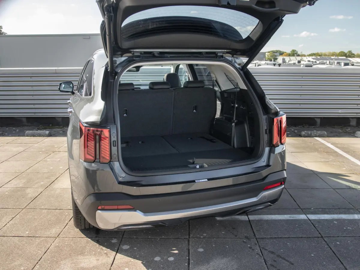 1.6 T-GDi Plug-in Hybrid 4WD ExecutiveLine 7p | Actieprijs* | Navi. | Clima. | Stoel&Stuur Verwarming | Panodak | Dodehoekassistentie | Parkeersensoren | Bose Sound Systeem