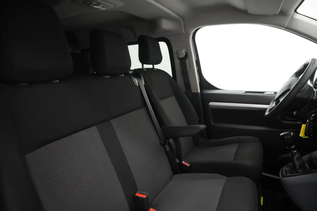 2.0 BlueHDI 145PK L3 Dubbel Cabine EURO 6 - Airco - Navi - Cruise - €15.900,- Excl.