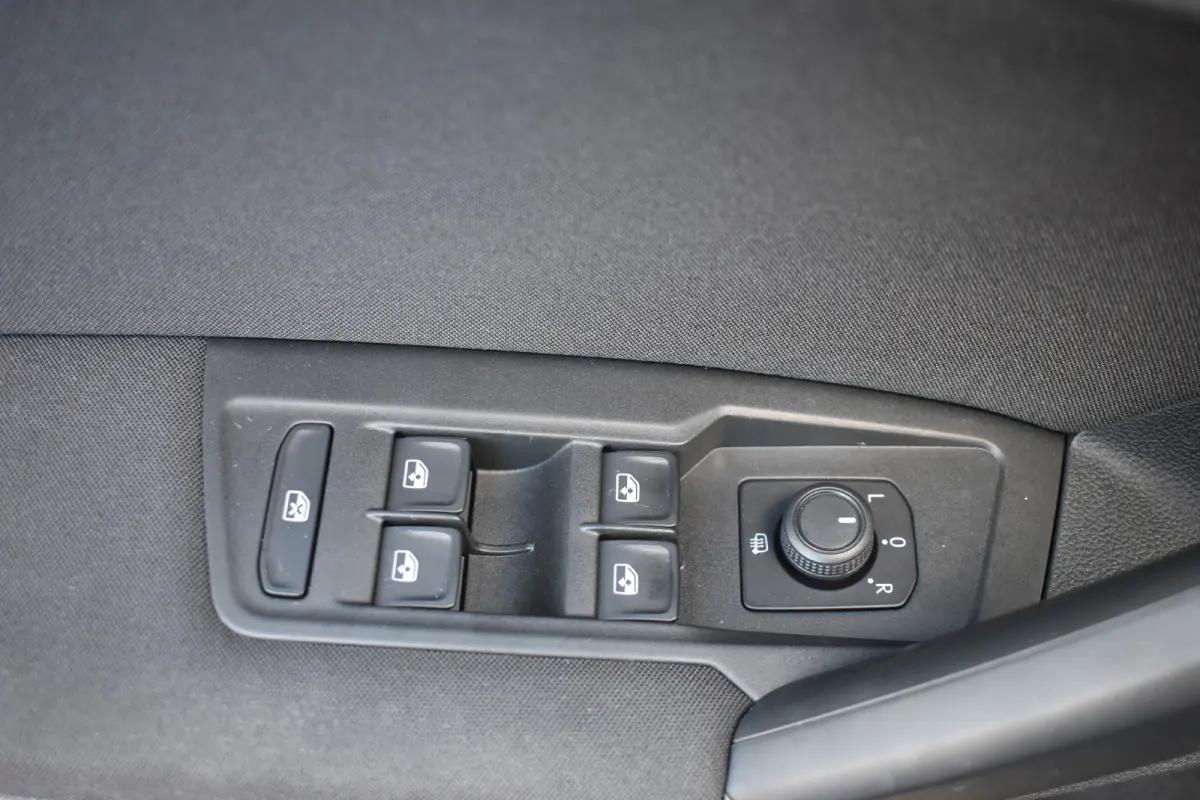 1.5 TSI 150PK DSG-7 Life | TREKHAAK | NAVI BY APP | CAMERA | ADAPT. CRUISE | STOEL + STUURVERW.