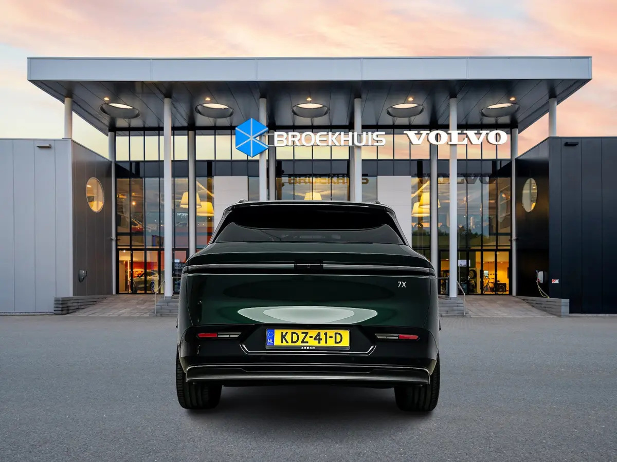 Long Range 100 kWh | 19" | Panoramadak | Elektr. verst. Nappa stoelen+stuurwiel | Groot Head-Up | 3D Camera | Stoel/Stuur/Achterbankverwarming