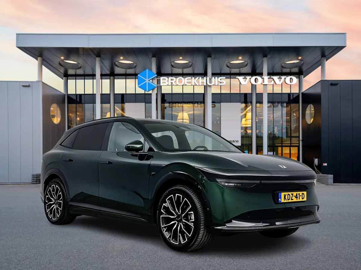 Long Range 100 kWh | 19" | Panoramadak | Elektr. verst. Nappa stoelen+stuurwiel | Groot Head-Up | 3D Camera | Stoel/Stuur/Achterbankverwarming