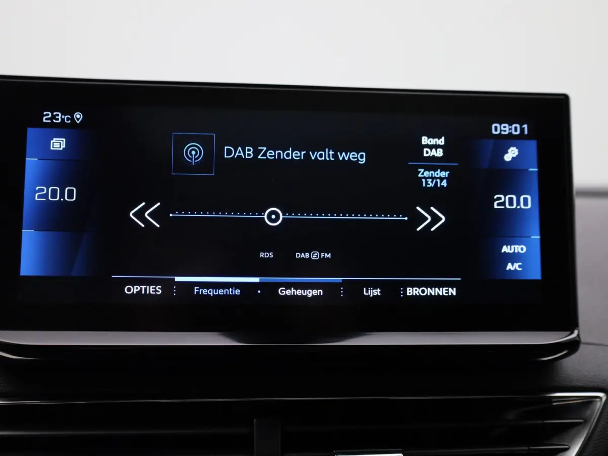 1.2 PureTech GT Pack Business | Automaat | Apple Carplay / Android Auto | Panoramadak | Stoelverwarming | Parkeersensoren |
