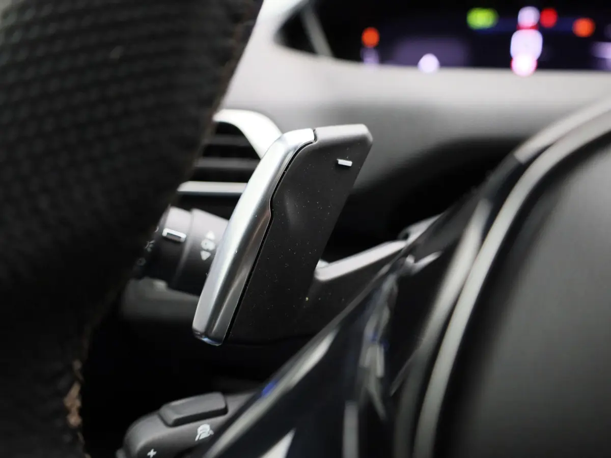 1.2 PureTech GT Pack Business | Automaat | Apple Carplay / Android Auto | Panoramadak | Stoelverwarming | Parkeersensoren |