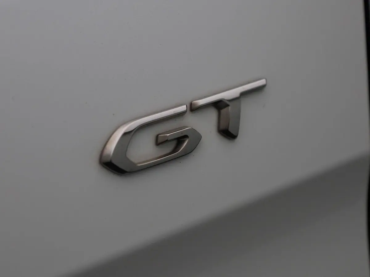 1.2 PureTech GT Pack Business | Automaat | Apple Carplay / Android Auto | Panoramadak | Stoelverwarming | Parkeersensoren |