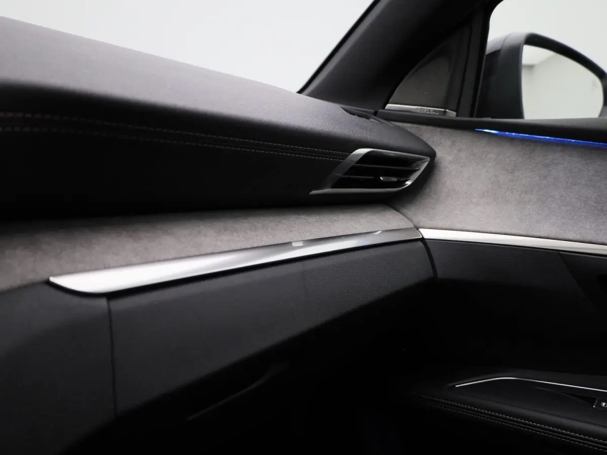 1.2 PureTech GT Pack Business | Automaat | Apple Carplay / Android Auto | Panoramadak | Stoelverwarming | Parkeersensoren |
