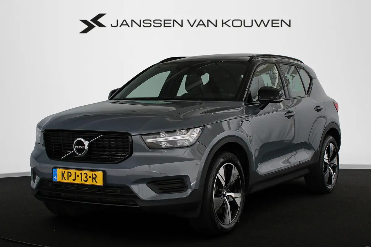 1.5 T4 Plug-in hybrid Ultimate Dark Panoramadak Trekhaak Stuur-Stoelverwarming Camera