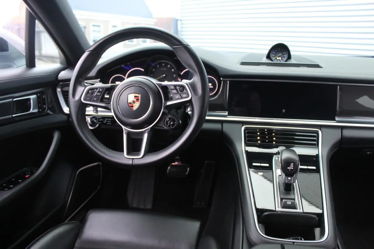 2.9 4 E-Hybrid/Pano