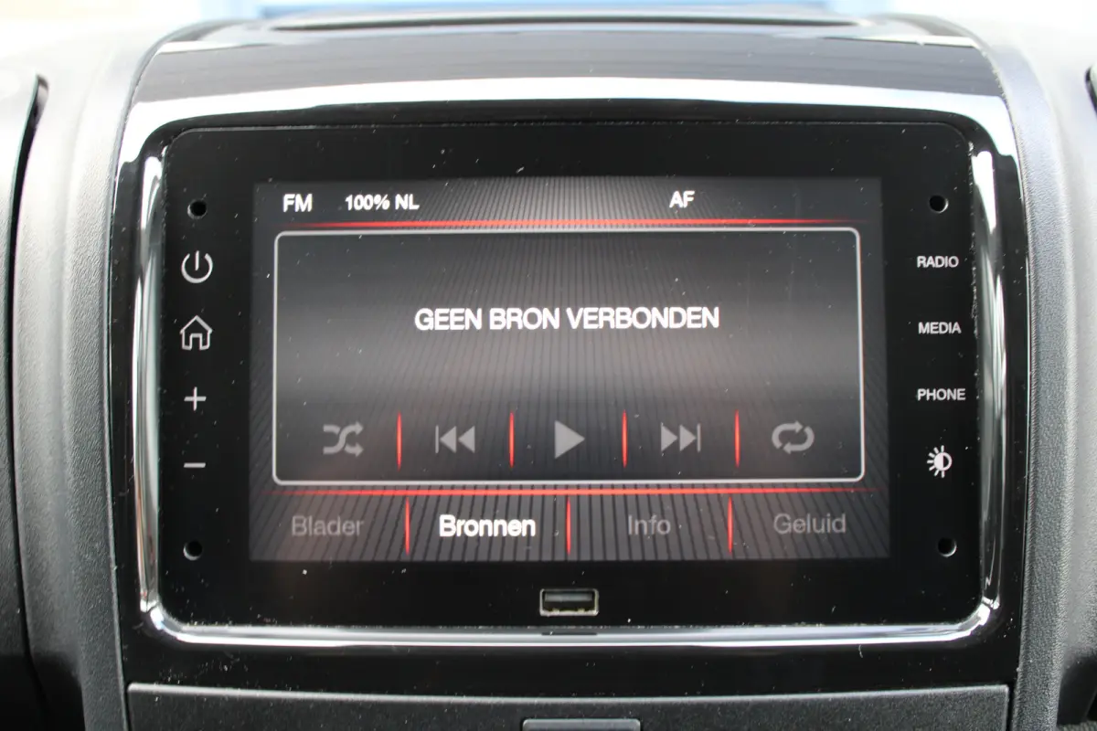 L4H2 2.2D 140 PK | APPLE CARPLAY/\ANDROID AUTO | DAB | 3 ZITS |