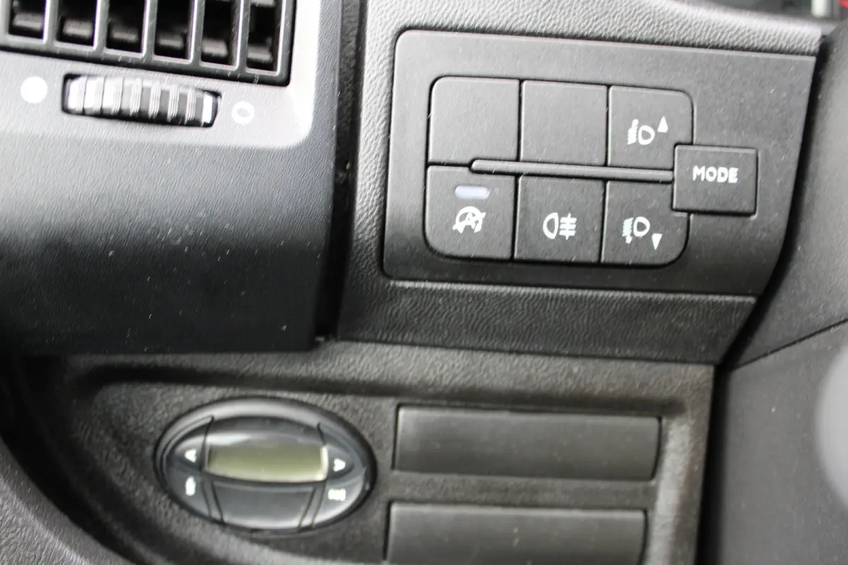 L4H2 2.2D 140 PK | APPLE CARPLAY/\ANDROID AUTO | DAB | 3 ZITS |
