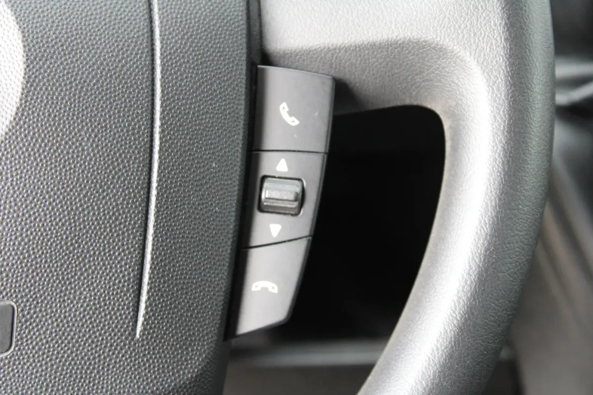 L4H2 2.2D 140 PK | APPLE CARPLAY/\ANDROID AUTO | DAB | 3 ZITS |