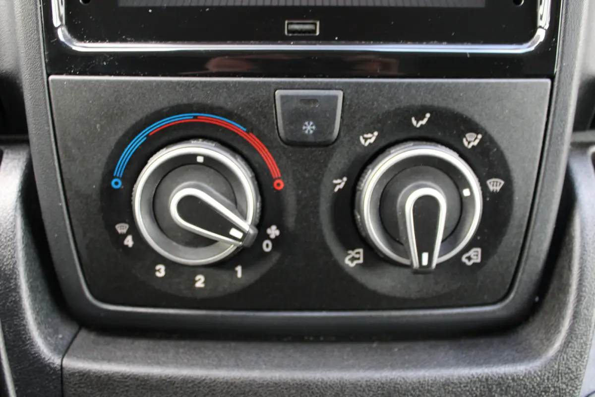 L4H2 2.2D 140 PK | APPLE CARPLAY/\ANDROID AUTO | DAB | 3 ZITS |