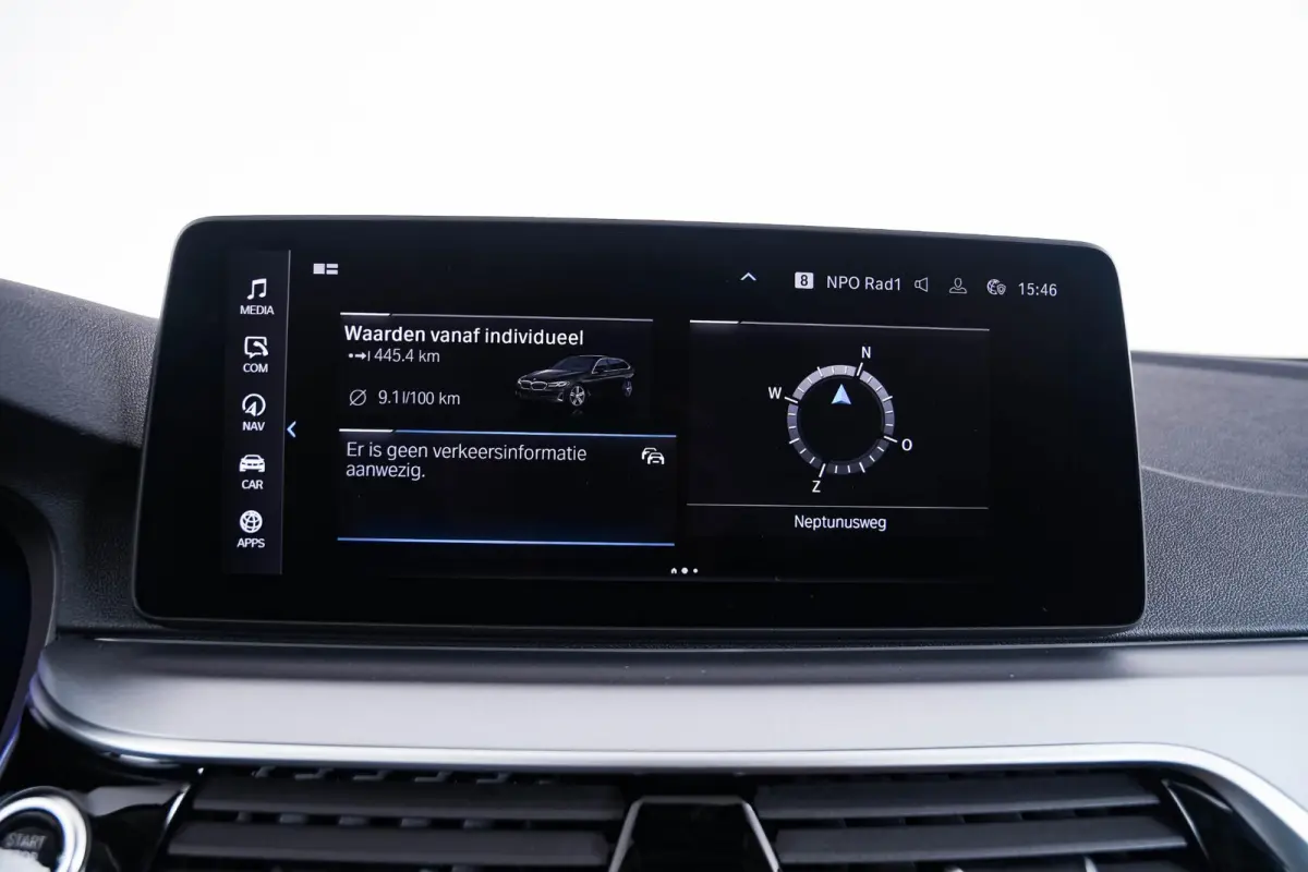530e Trekhaak - Panoramadak - Driving Assistant Professional - Head up - Elektrisch verwarmde voorstoelen - BMW Laserlight - Parking Assistant Plus - High Beam Assistant -