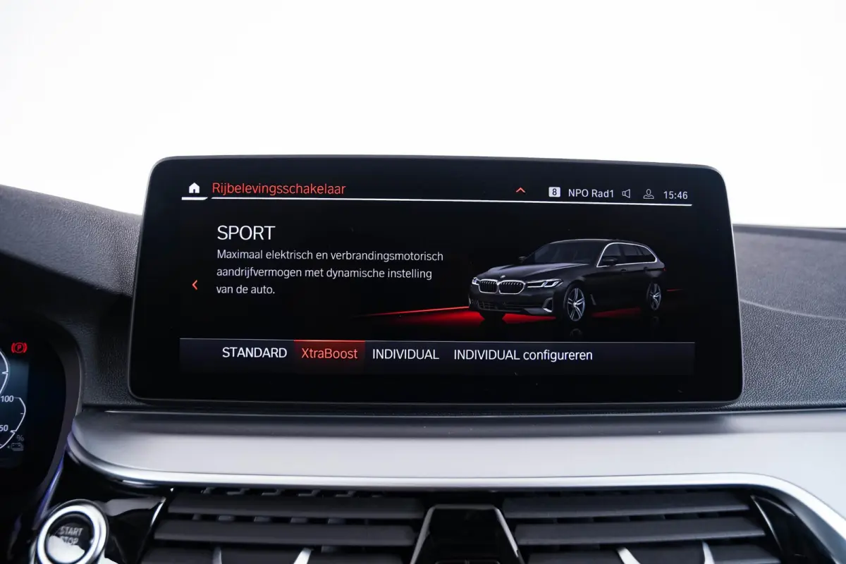 530e Trekhaak - Panoramadak - Driving Assistant Professional - Head up - Elektrisch verwarmde voorstoelen - BMW Laserlight - Parking Assistant Plus - High Beam Assistant -