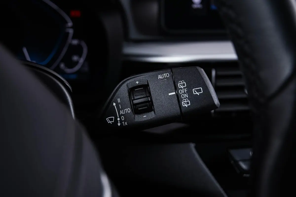 530e Trekhaak - Panoramadak - Driving Assistant Professional - Head up - Elektrisch verwarmde voorstoelen - BMW Laserlight - Parking Assistant Plus - High Beam Assistant -
