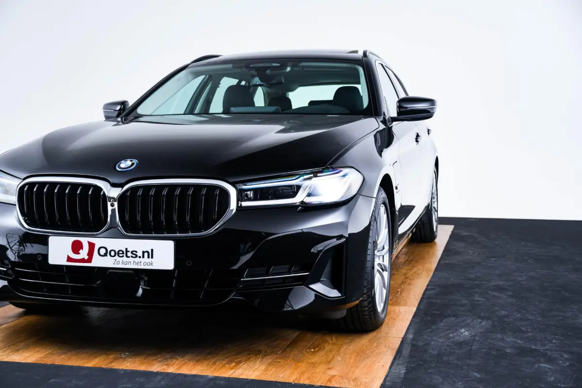 530e Trekhaak - Panoramadak - Driving Assistant Professional - Head up - Elektrisch verwarmde voorstoelen - BMW Laserlight - Parking Assistant Plus - High Beam Assistant -