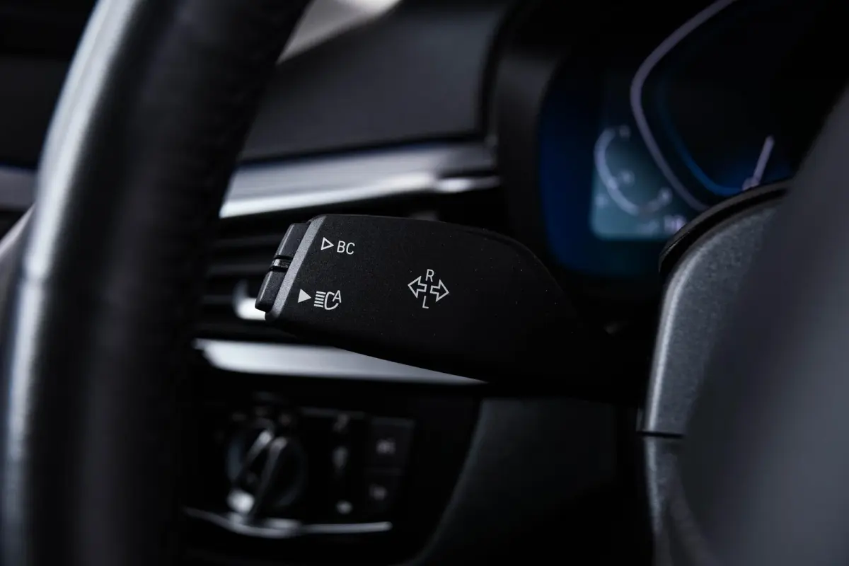530e Trekhaak - Panoramadak - Driving Assistant Professional - Head up - Elektrisch verwarmde voorstoelen - BMW Laserlight - Parking Assistant Plus - High Beam Assistant -