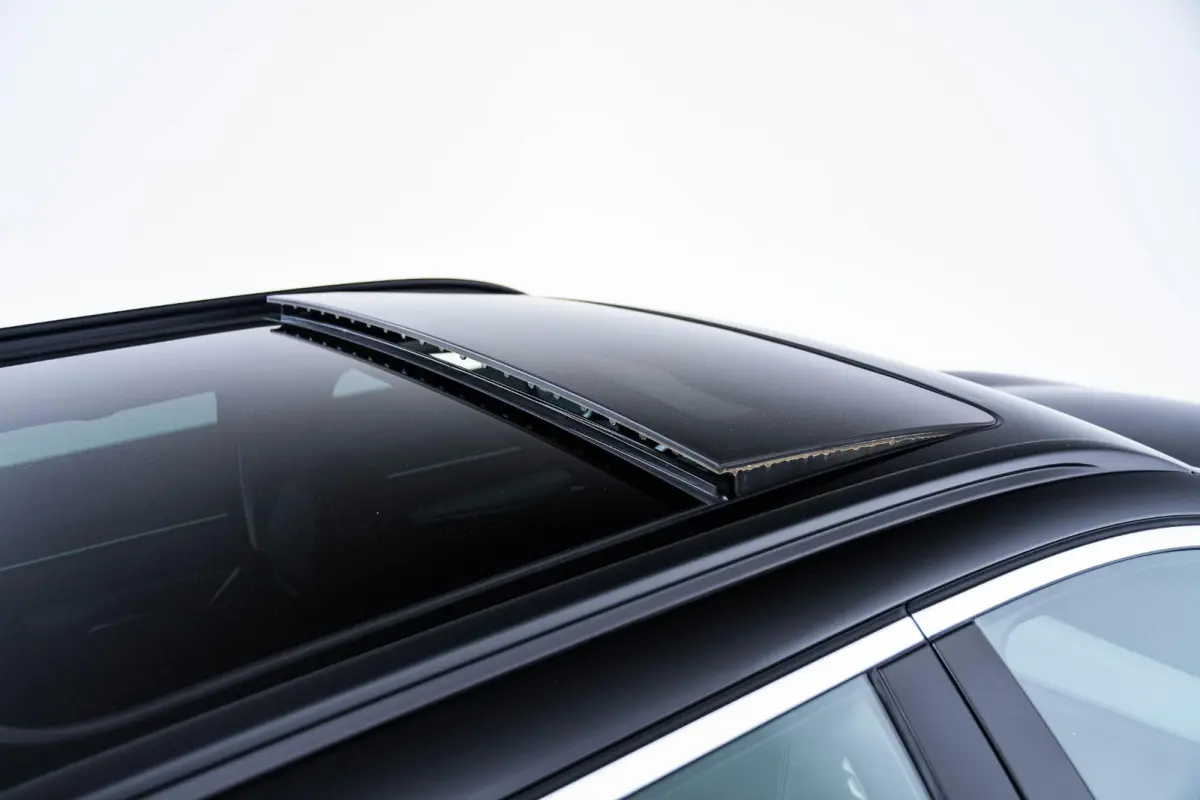 530e Trekhaak - Panoramadak - Driving Assistant Professional - Head up - Elektrisch verwarmde voorstoelen - BMW Laserlight - Parking Assistant Plus - High Beam Assistant -