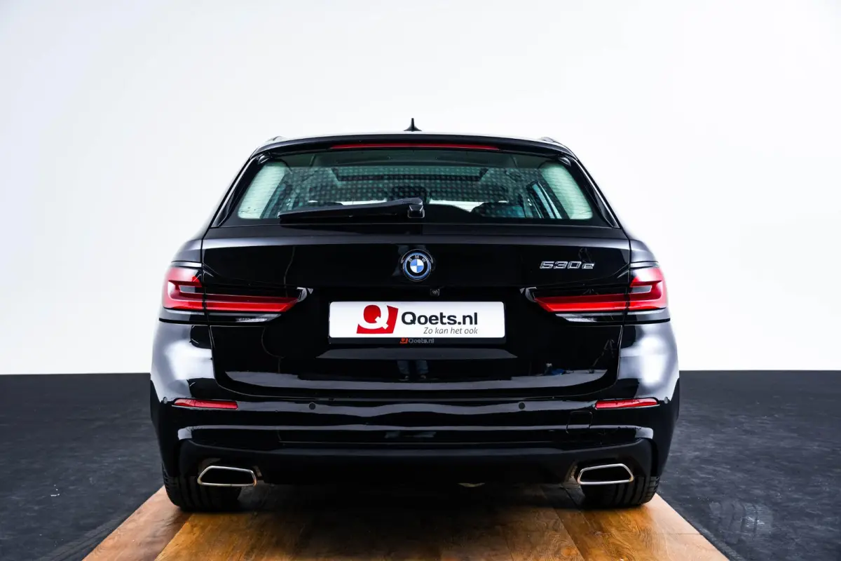 530e Trekhaak - Panoramadak - Driving Assistant Professional - Head up - Elektrisch verwarmde voorstoelen - BMW Laserlight - Parking Assistant Plus - High Beam Assistant -