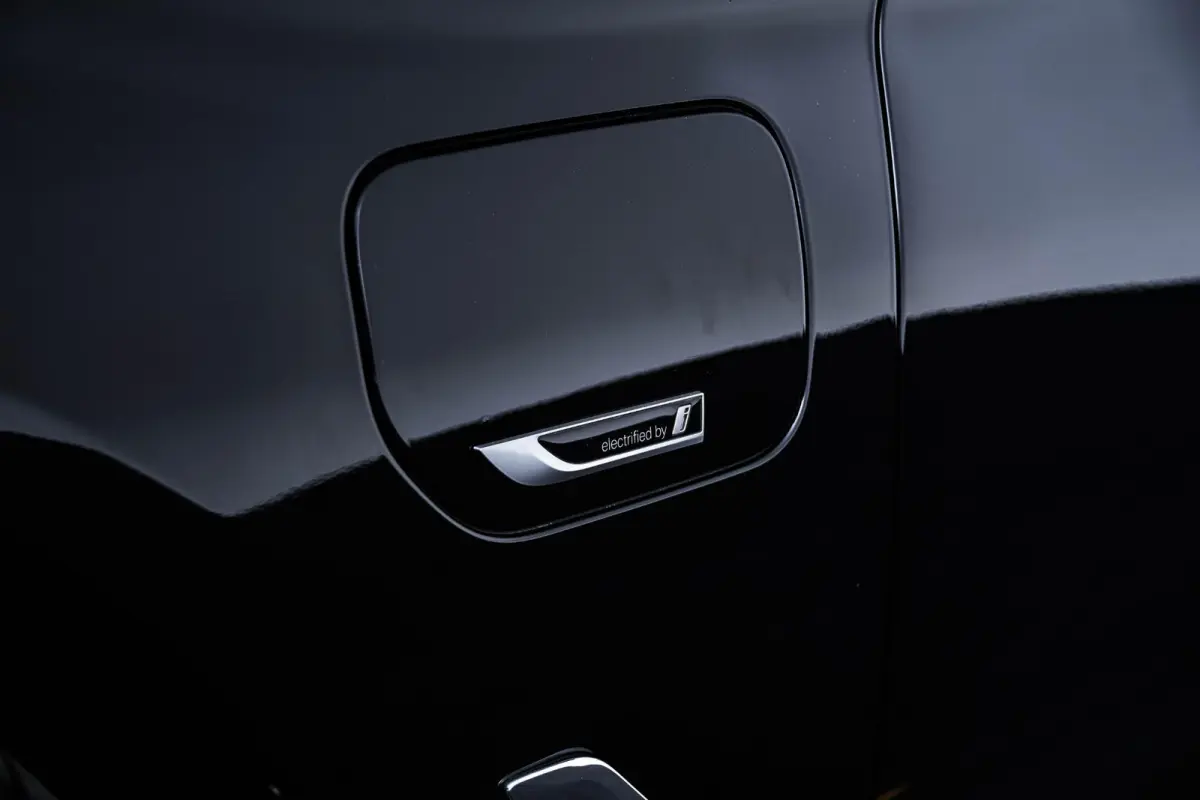 530e Trekhaak - Panoramadak - Driving Assistant Professional - Head up - Elektrisch verwarmde voorstoelen - BMW Laserlight - Parking Assistant Plus - High Beam Assistant -