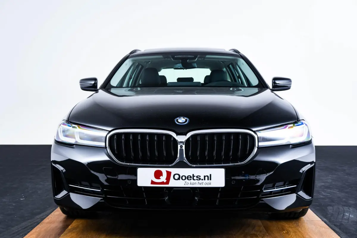 530e Trekhaak - Panoramadak - Driving Assistant Professional - Head up - Elektrisch verwarmde voorstoelen - BMW Laserlight - Parking Assistant Plus - High Beam Assistant -