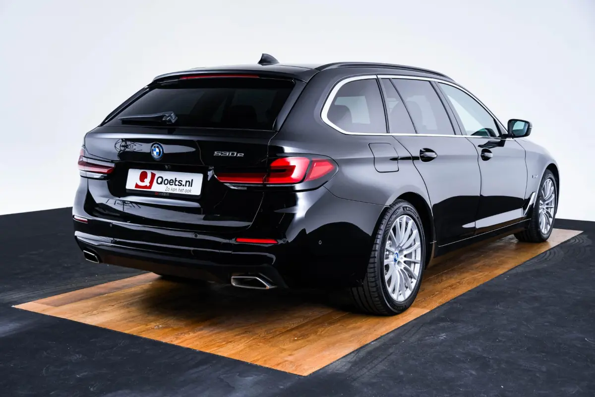530e Driving Assistant Professional - Hifi - Parking Assistant - Getinte Ruiten - Sportstoelen - Elektrisch verwarmde voorstoelen -