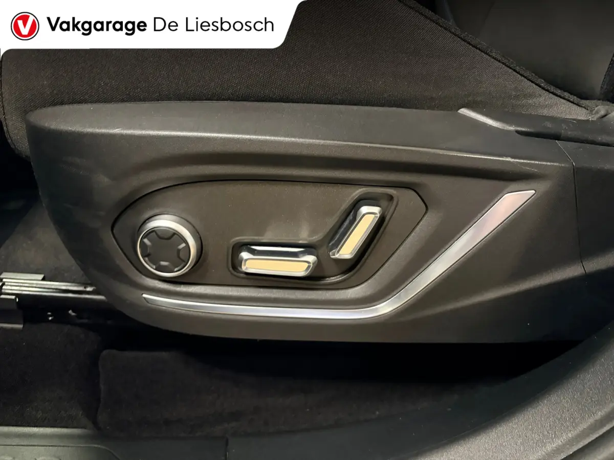 1.5 / pano / navi / camera / Infinity / SOH 99%/ elec klep / Apple carplay