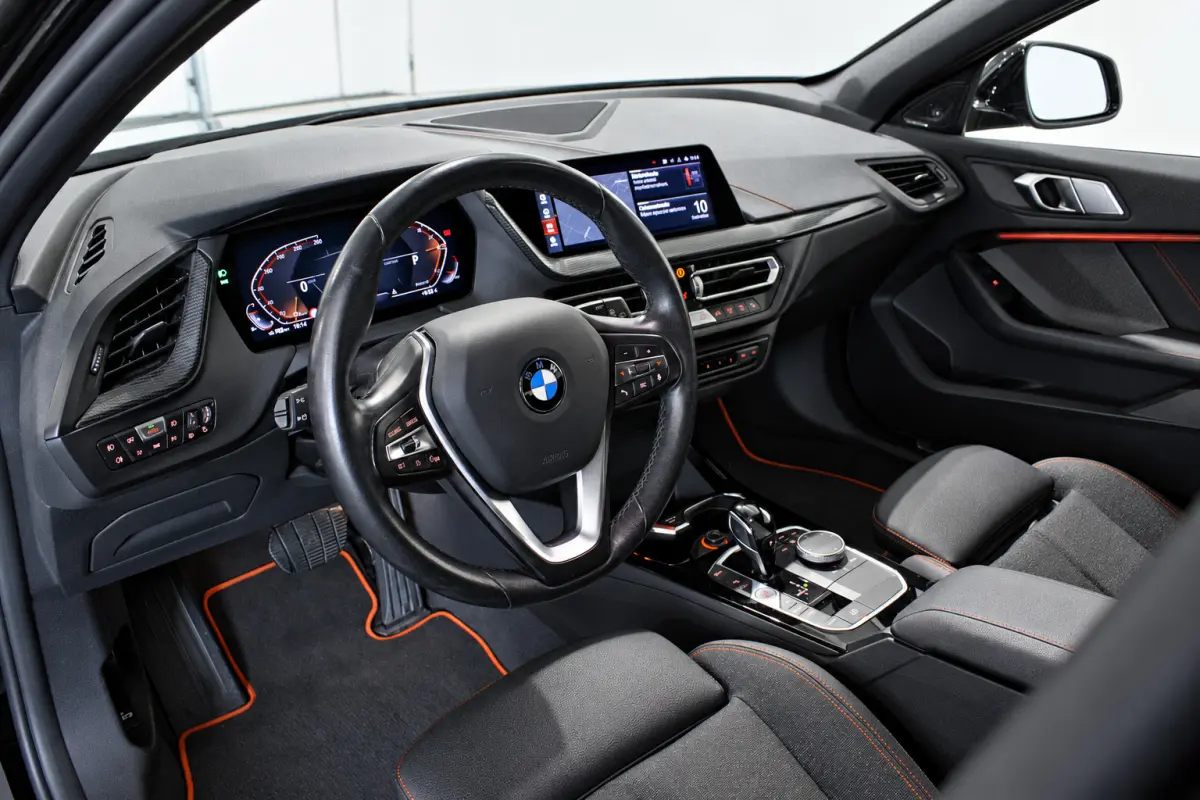 118i Sport | CAMERA | H/K | CarPlay | TRKHAAK |