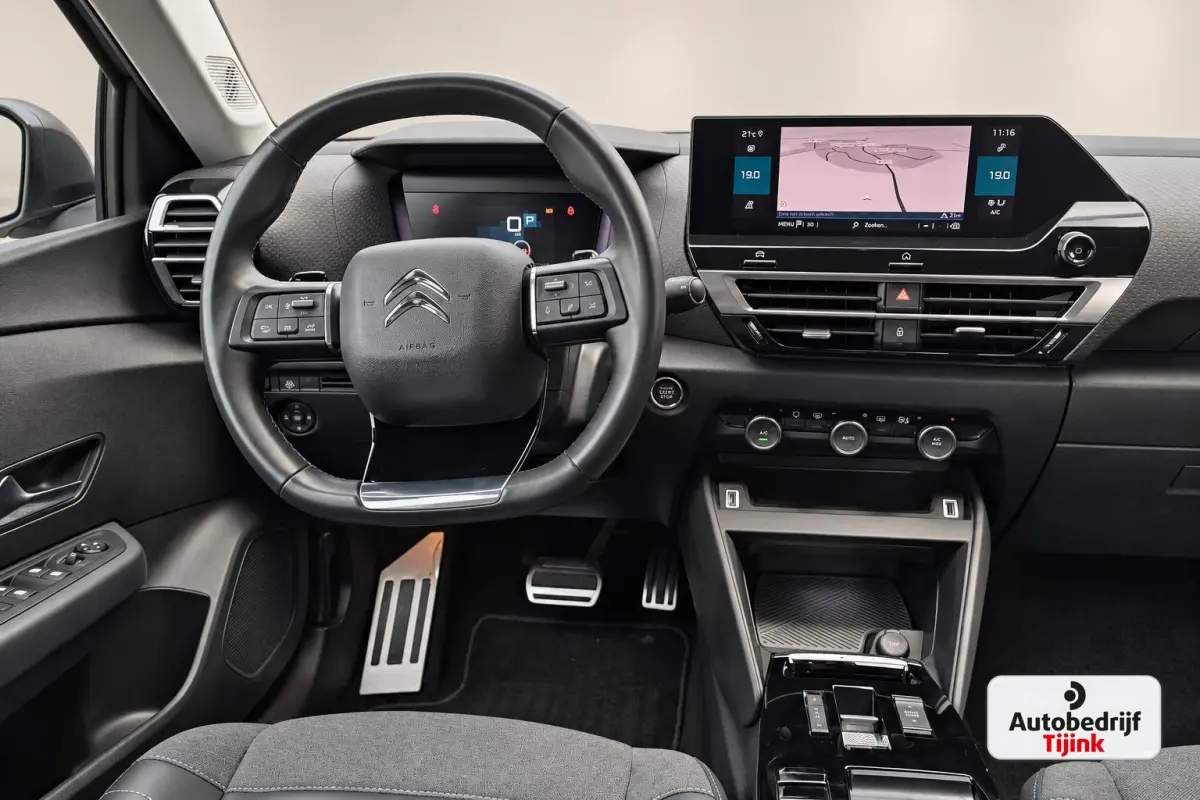 1.2 Puretech Shine | Automaat | LED | Trekhaak | HUD | Camera | PDC | App-connect | Keyless |