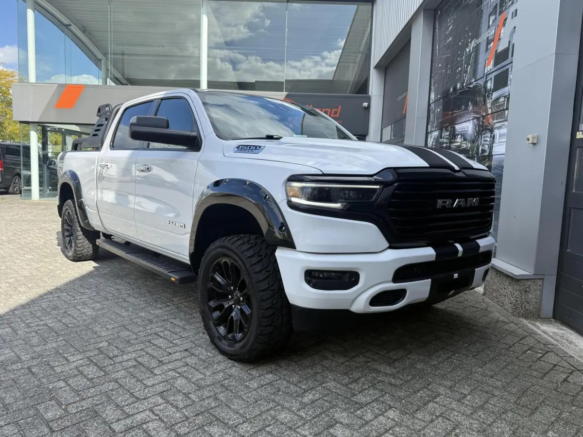 1500 4X4 5.7 V8 4x4 Crew Cab LONGBED!|wide body|lift!