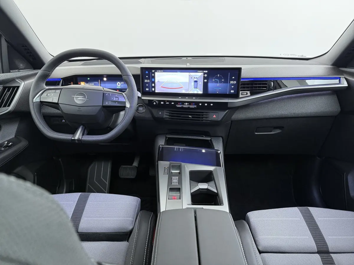 Business Edition 97 kWh LONG RANGE / 8 JAAR GARANTIE!! / SOH 100% / Navigatie / 360 Camera / Matrix LED / Panorama / Hi-Fi / Keyless / Parkeersensoren / Stuur -en Stoelverwarmd / Elektr. Ach