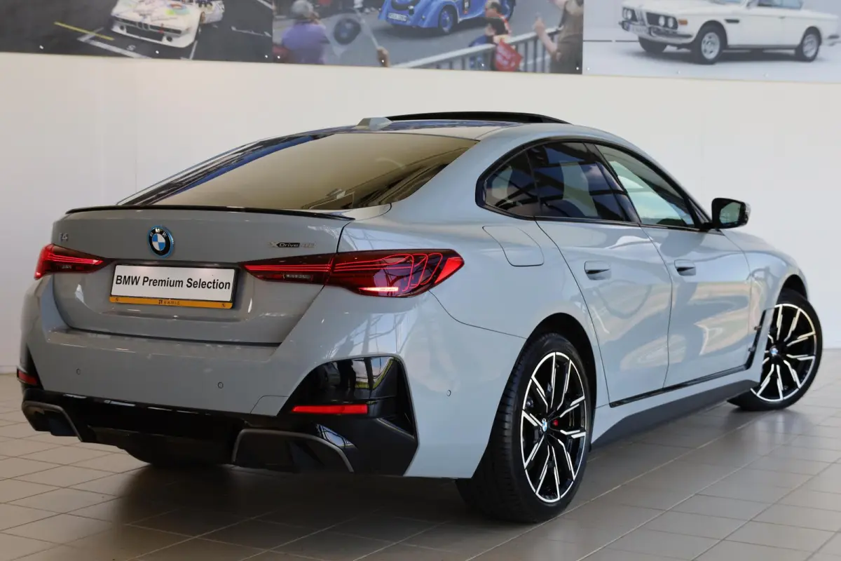 xDrive40 | M Sport Pro | Eektrisch Glazen Schuif-/Kanteldak | HiFi | Stoelverwarming