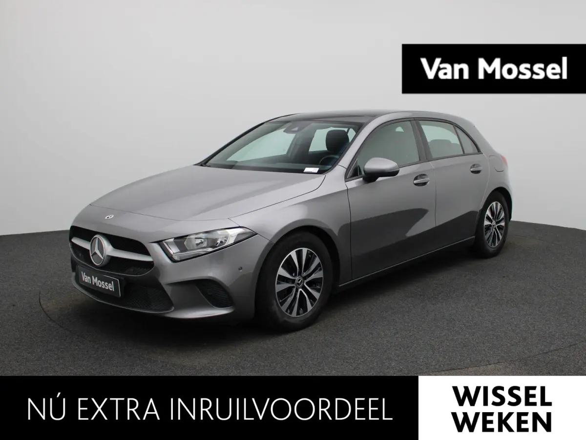 180 | Panoramadak | Achteruitrijcamera | Stoelverwarming | Parkeersensoren |