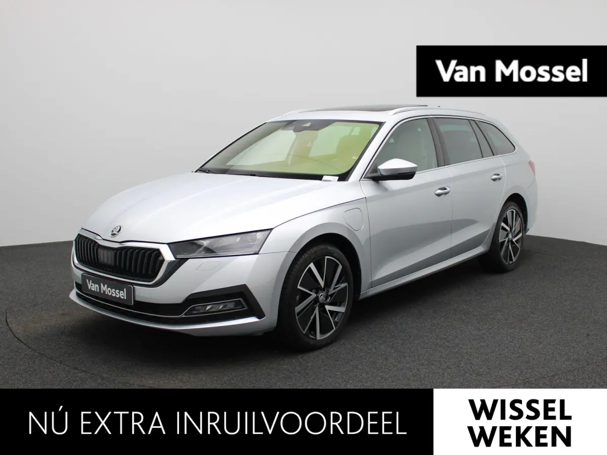 1.4 TSI iV PHEV Business Edition | Apple Carplay / Android Auto | Panoramadak | Achteruitrijcamera | Stoelverwarming Voor en Achter |